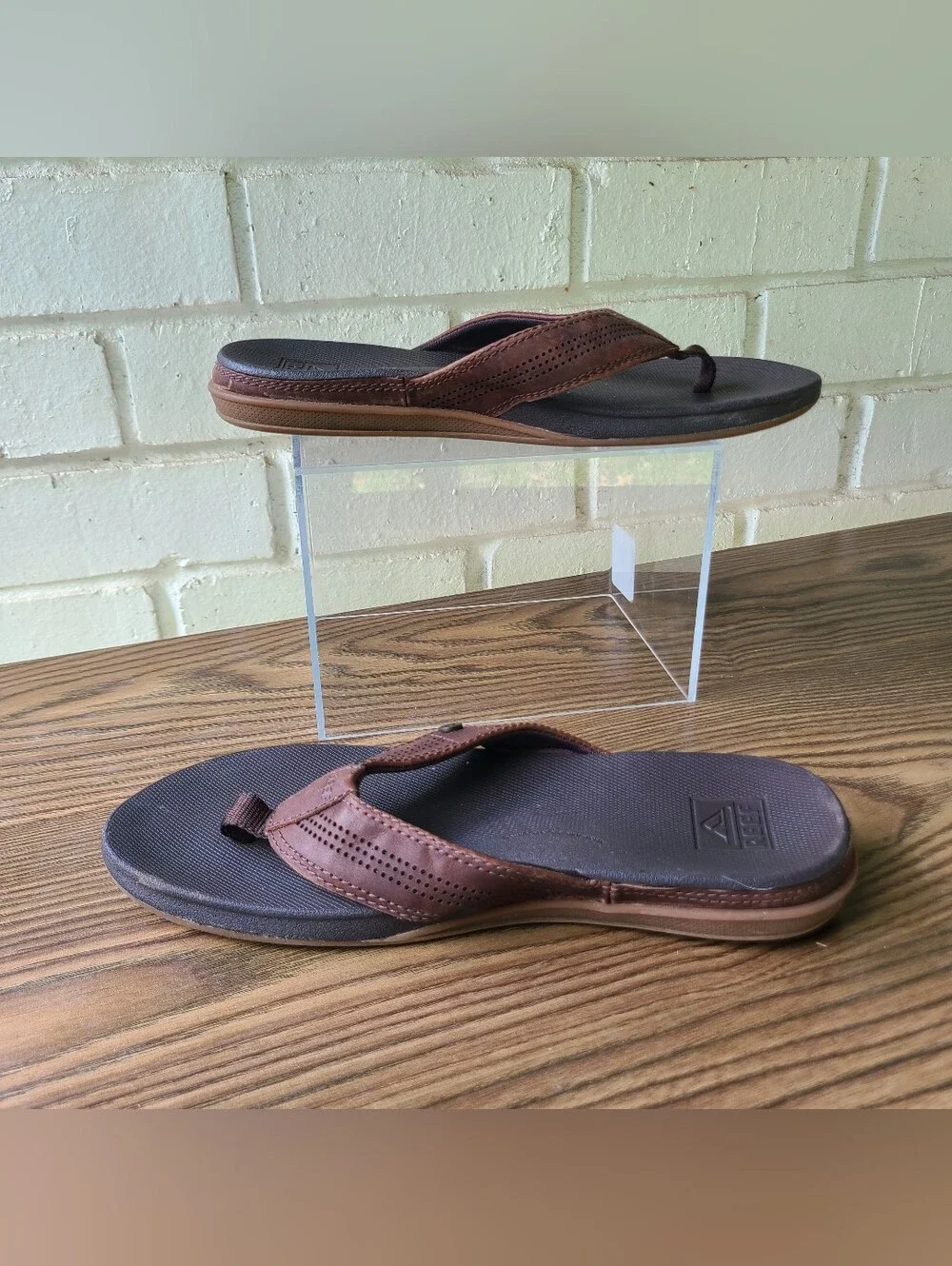 REEF Men's Brown Leather-Trim Flip Flop Sandals SIZE 8